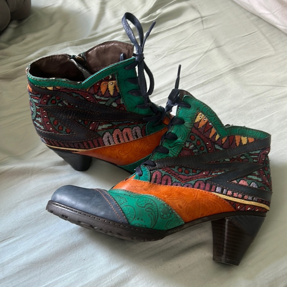 SOCOFY Retro Lace-Up Leather & Brocade Heel Ankle Boots size 40